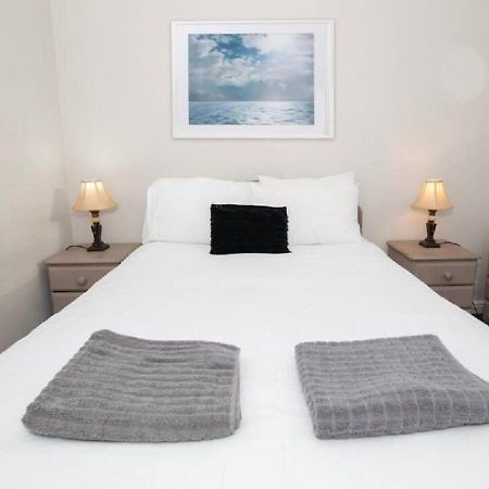 Cormorant - Beautiful 2 Bed Apartment With Sea Views Old Town Скарборо Экстерьер фото